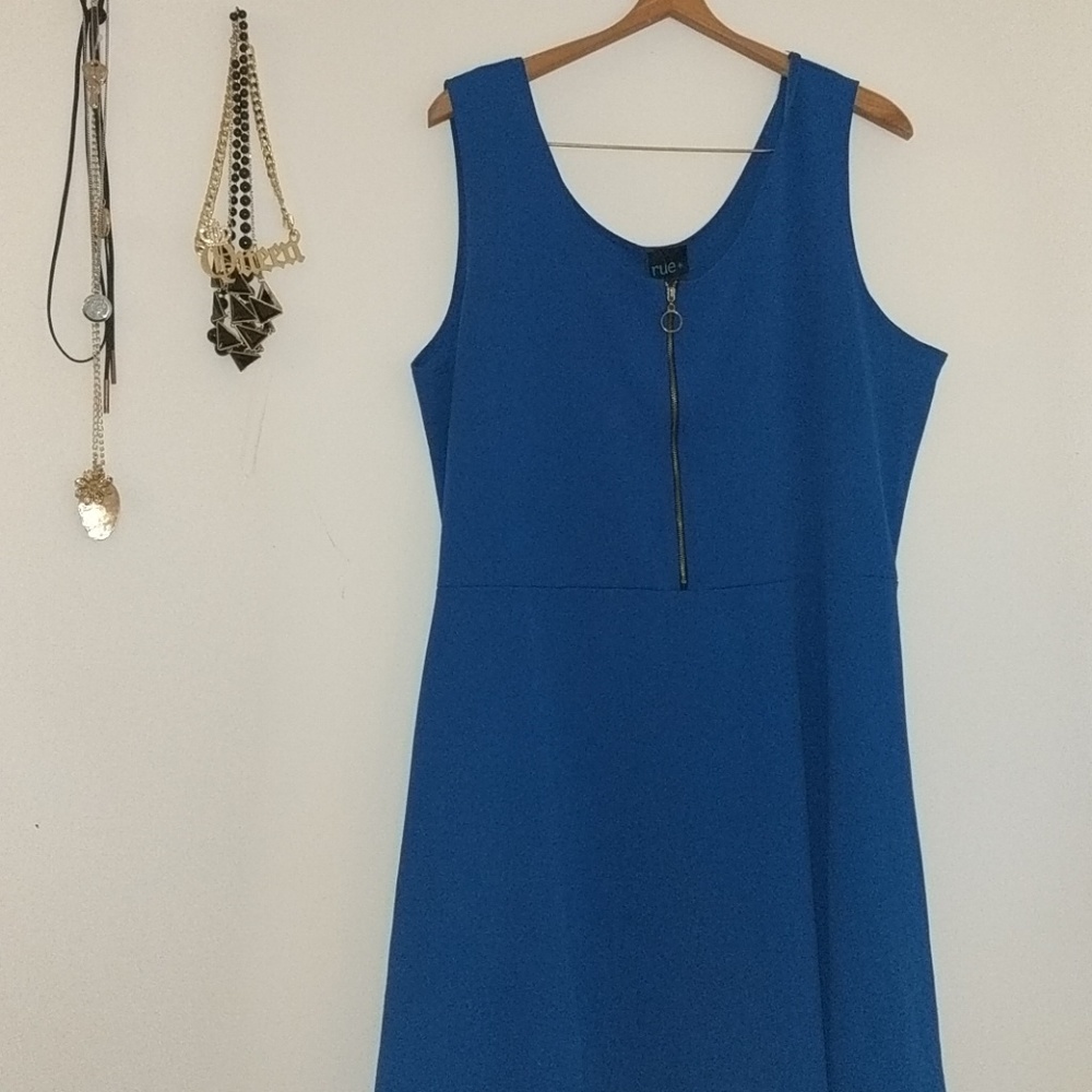 Blue dress with zipper
